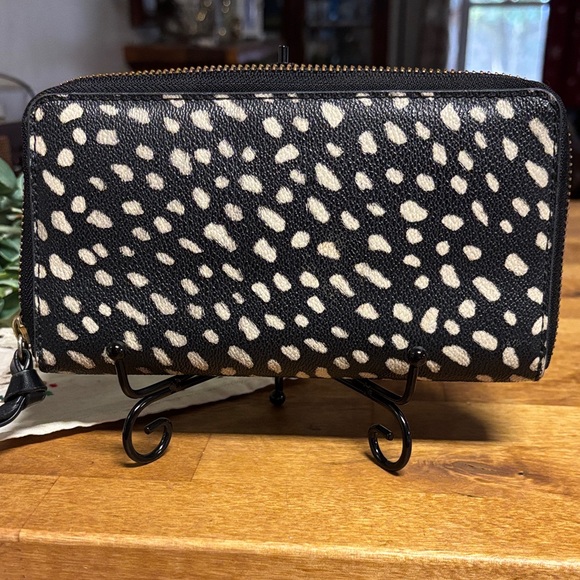 Tory Burch Black and Cream Spotted Wallet - Picture 2 of 13